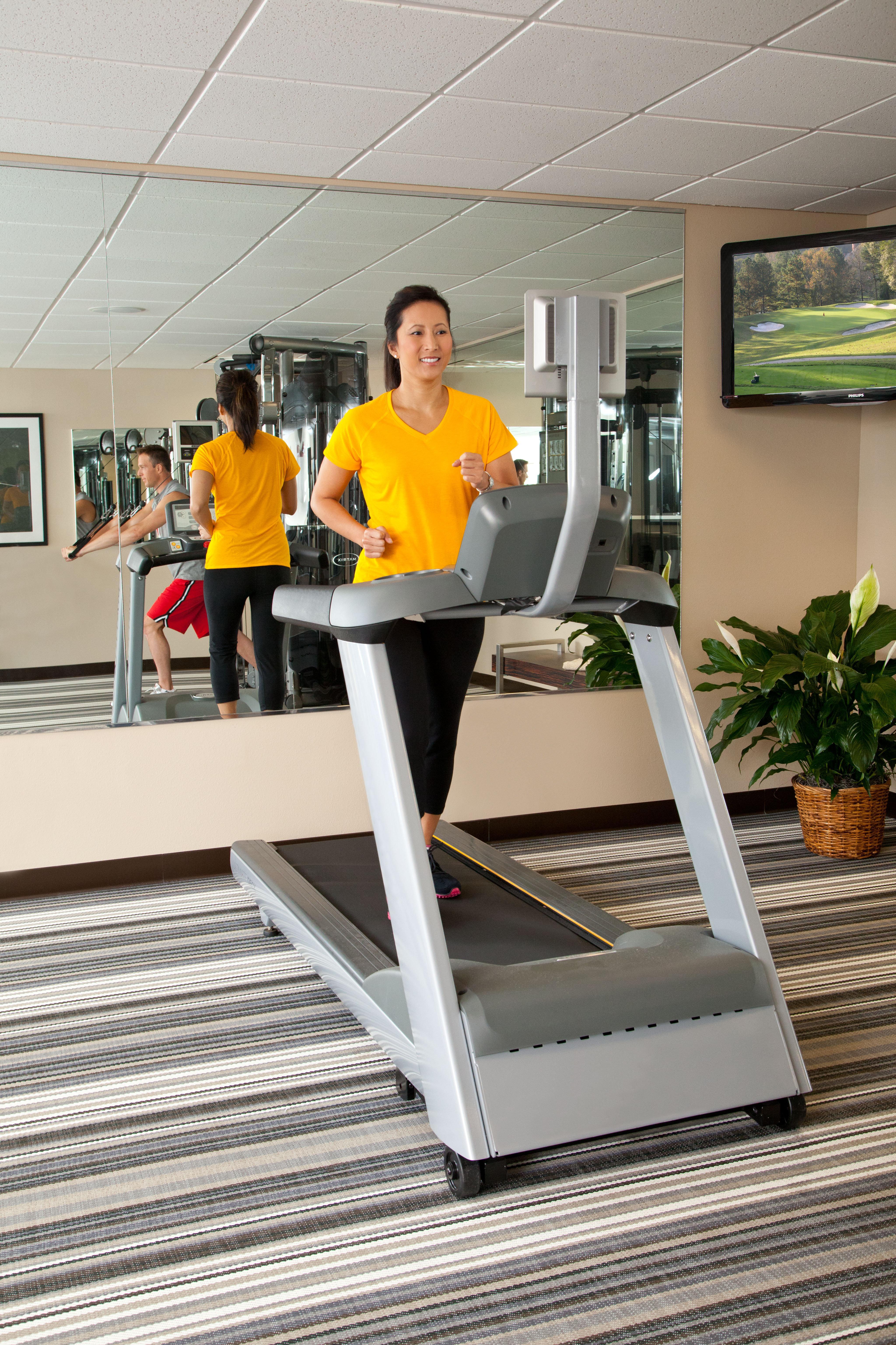 Holiday Inn Express & Suites Parsons Bagian luar foto